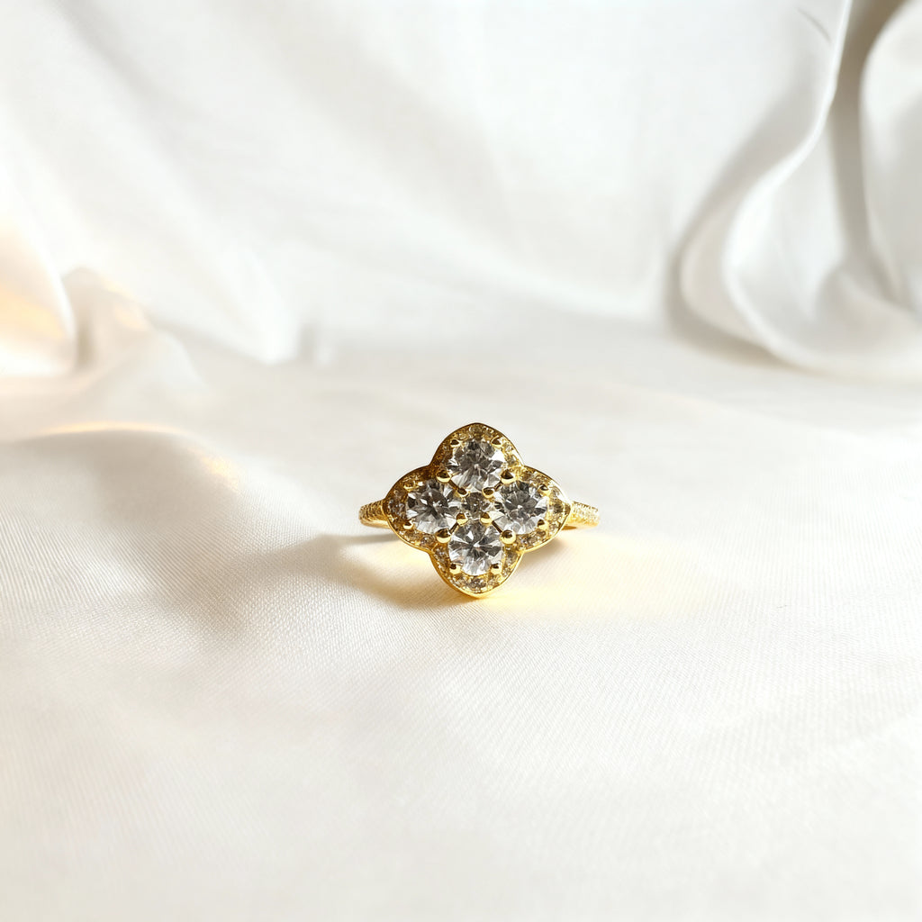 Clover Ring